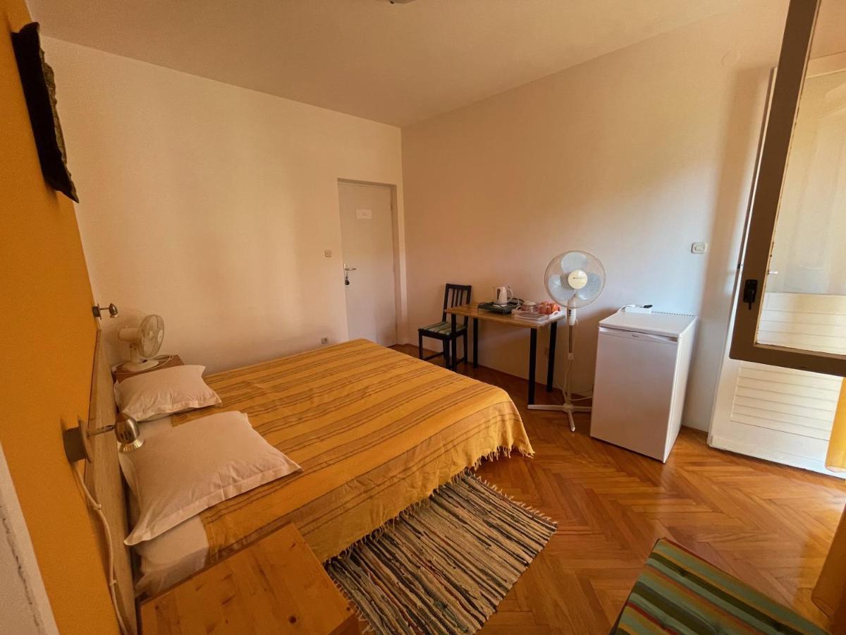 Hvar Guesthouse - Double Bedroom With Private Bathroom Єлса Екстер'єр фото