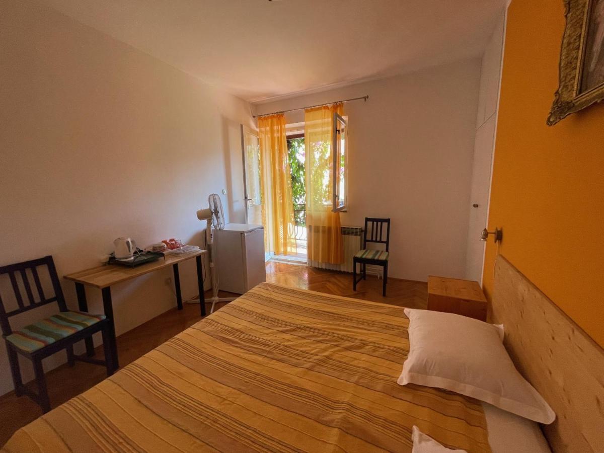 Hvar Guesthouse - Double Bedroom With Private Bathroom Єлса Екстер'єр фото