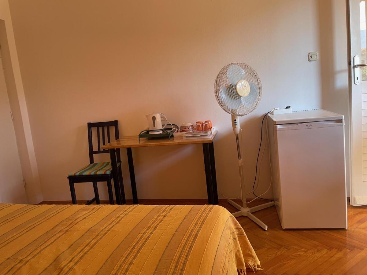 Hvar Guesthouse - Double Bedroom With Private Bathroom Єлса Екстер'єр фото